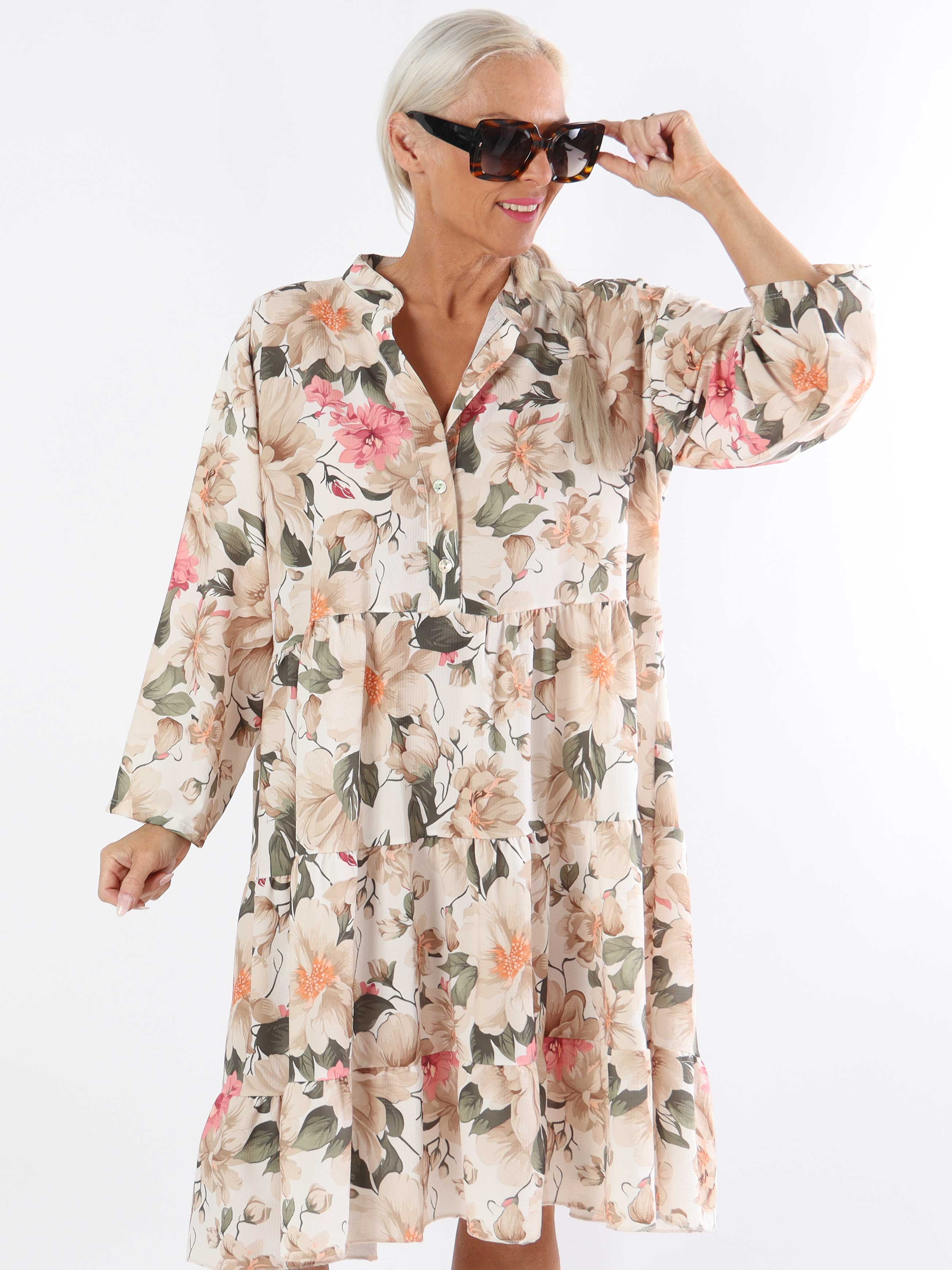 Flower Dress - Sød blomstret plus size kjole med lag på lag look